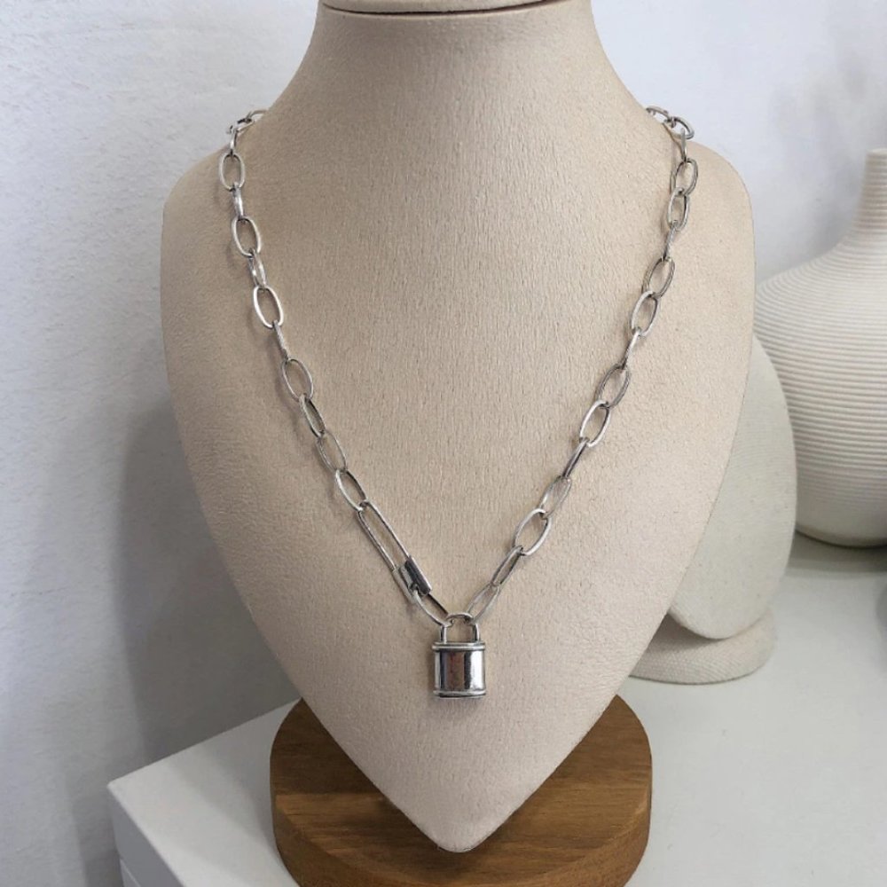 NEW Silver Vintage Lock Pendant Necklaces - Picture 2 of 4